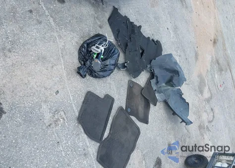 2013 Ford Focus Titanium из США, поврежденный, VIN 1FADP3J20DL305717